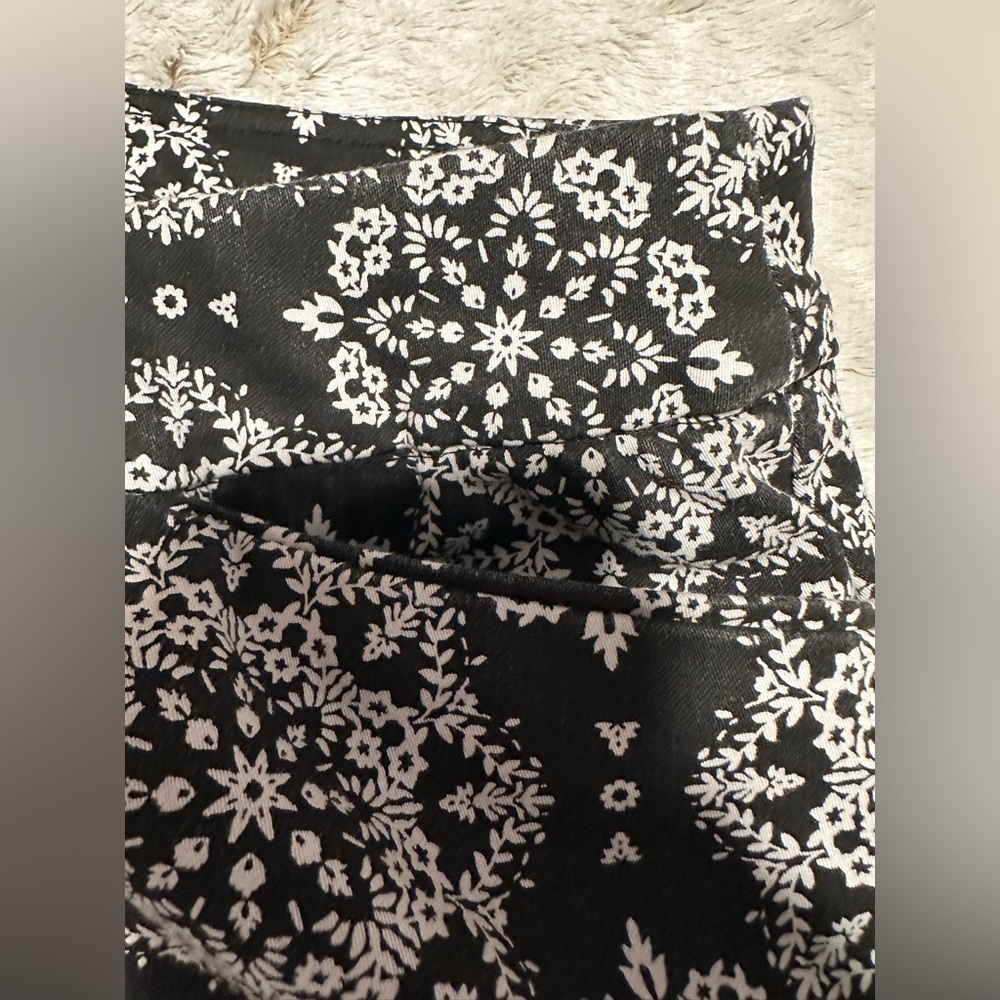 Croft & Barrow The Effortless Stretch Floral Mini Skirt Size 24W Regular - Picture 10 of 12